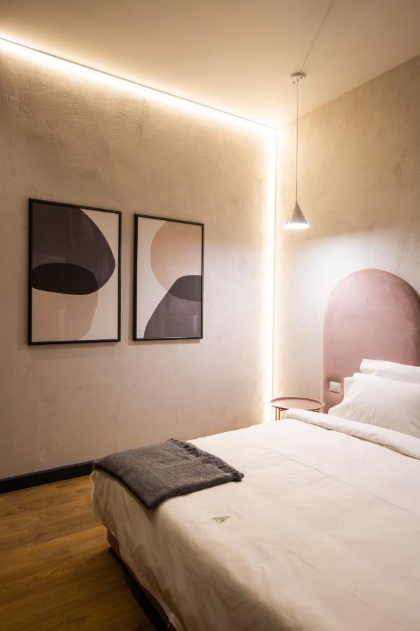 Allure Boutique Hotel ティラナ エクステリア 写真