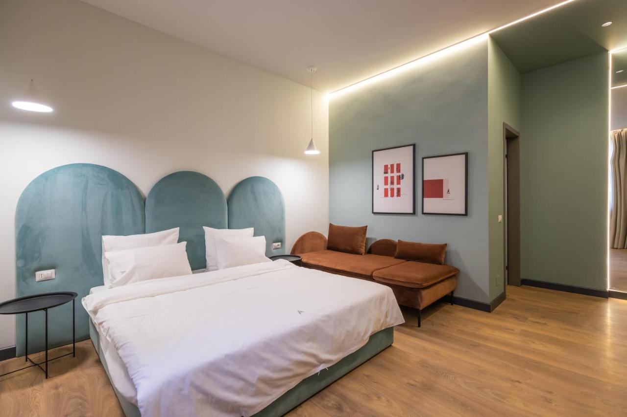 Allure Boutique Hotel ティラナ エクステリア 写真
