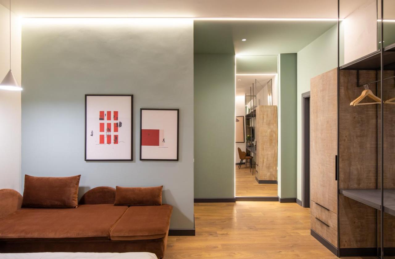 Allure Boutique Hotel ティラナ エクステリア 写真