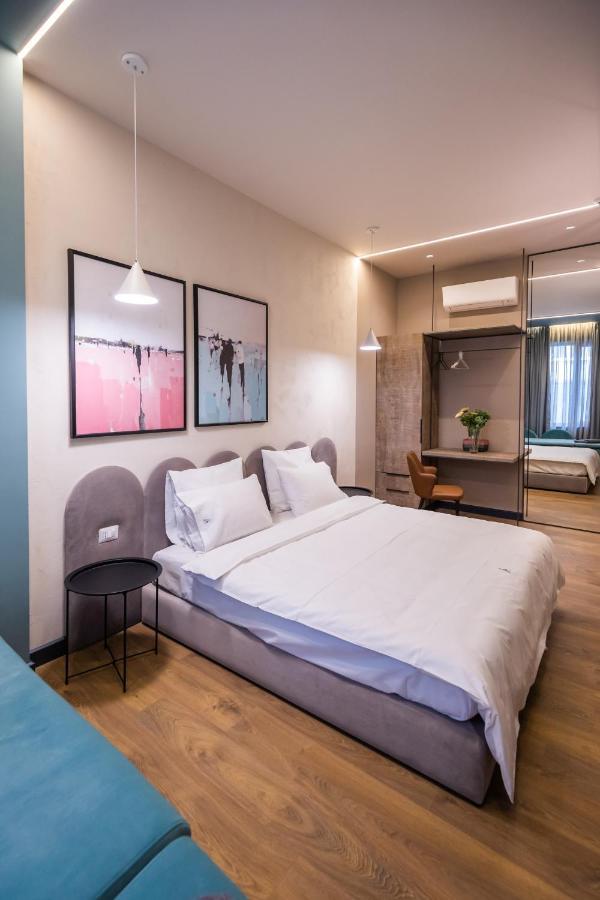 Allure Boutique Hotel ティラナ エクステリア 写真