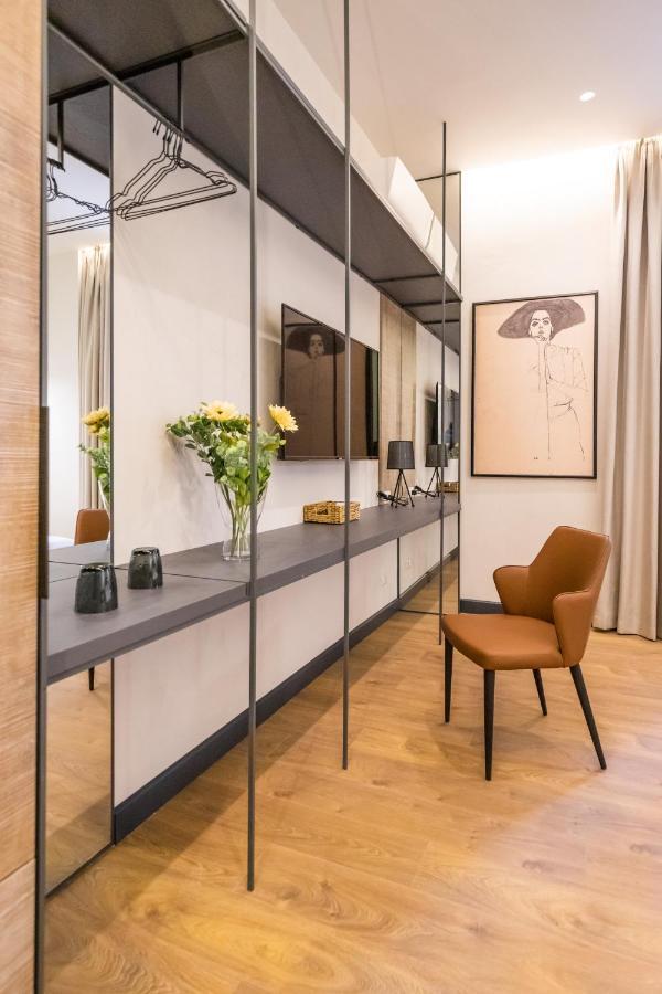 Allure Boutique Hotel ティラナ エクステリア 写真