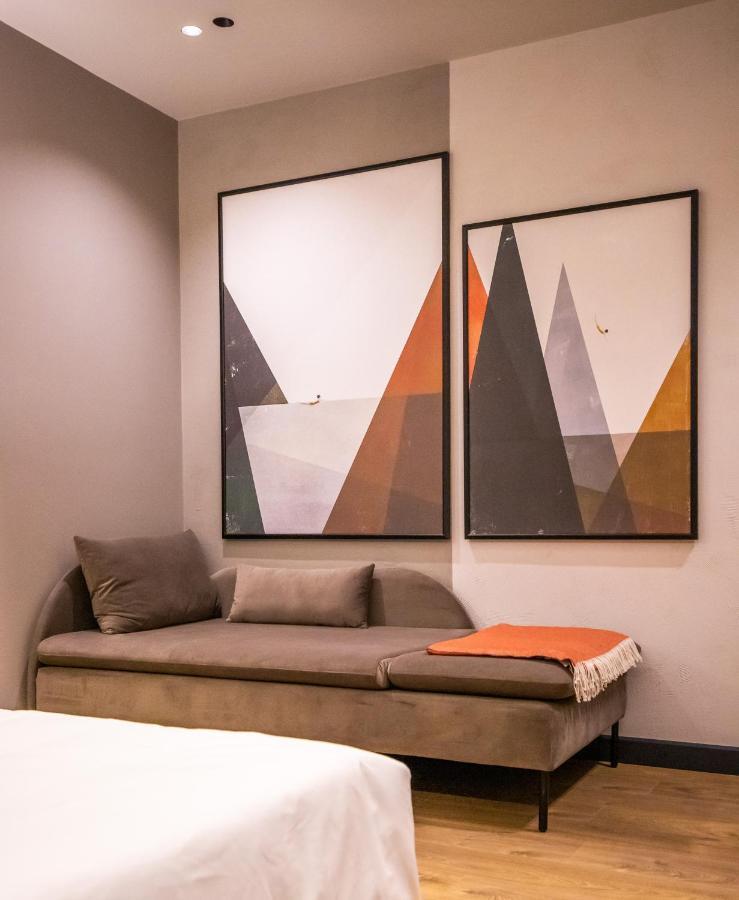 Allure Boutique Hotel ティラナ エクステリア 写真