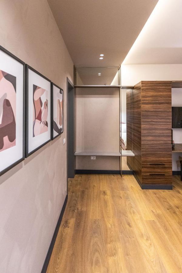 Allure Boutique Hotel ティラナ エクステリア 写真