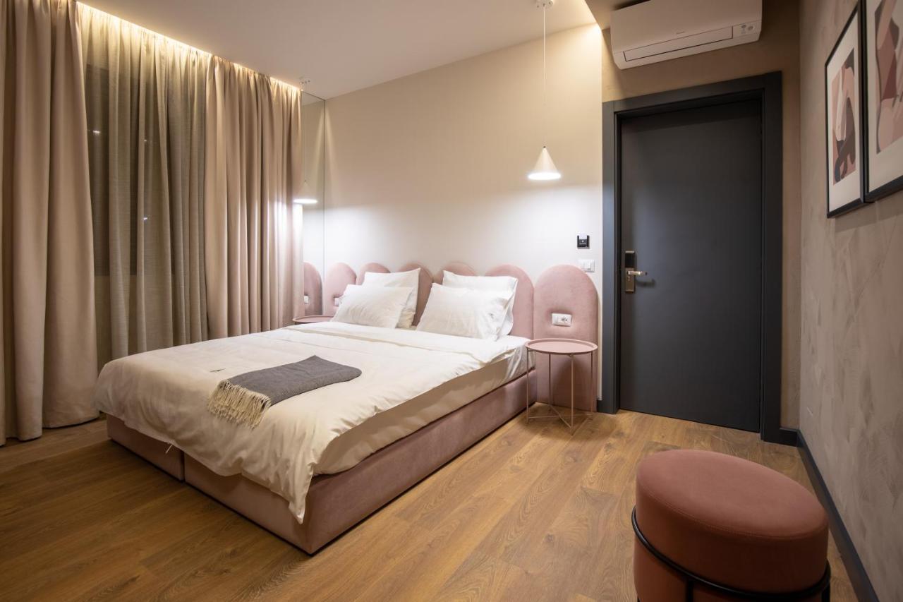Allure Boutique Hotel ティラナ エクステリア 写真