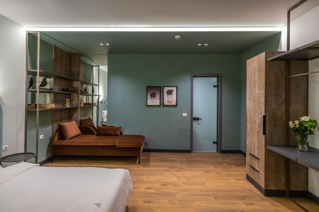 Allure Boutique Hotel ティラナ エクステリア 写真
