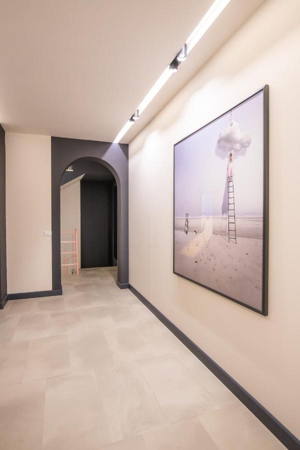 Allure Boutique Hotel ティラナ エクステリア 写真